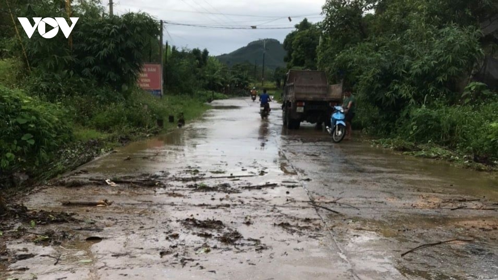 Một học sinh ở Yên Bái bị lũ cuốn trôi trên đường đi học